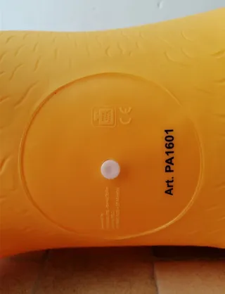 Cavallo cavalcabile "giallo" + 10 mesi.