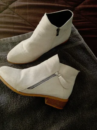 Botines Beige con Cremallera