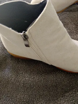 Botines Beige con Cremallera