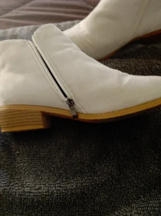 Botines Beige con Cremallera