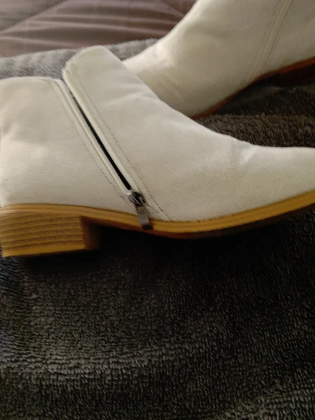 Botines Beige con Cremallera