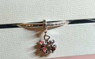 Charm beso Mickey y Minnie Disney