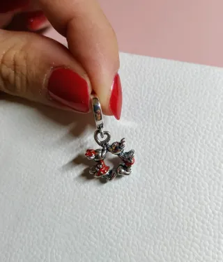 Charm beso Mickey y Minnie Disney