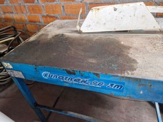 Sierra circular tronzadora madera obra