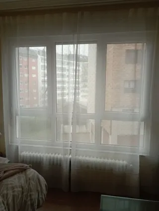 Cortinas blancas con topos