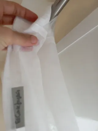 Cortinas blancas con topos