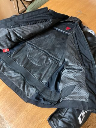 Chaqueta Dainese Moto Cuero Negra Deportiva