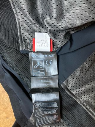 Chaqueta Dainese Moto Cuero Negra Deportiva