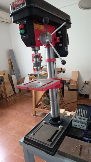 Taladro de columna. Grand Master