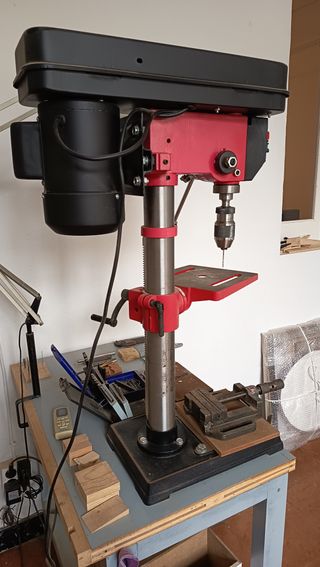 Taladro de columna. Grand Master