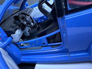 VOLKSWAGEN NEW BEETLE CUP 1/18 Azul
