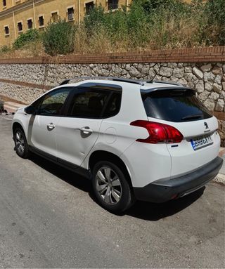 Peugeot 2008 muy cuidado + revisiones al día