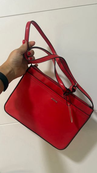 Se vende bolsos individuales a 8€ cada uno.