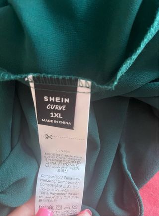 Blusa elegante verde con lazo