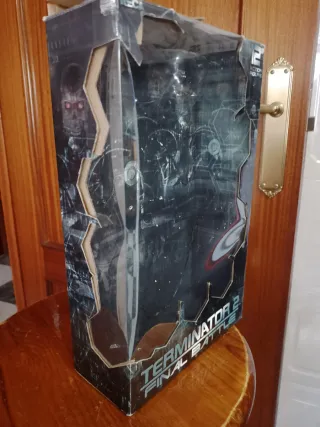 Figura Terminator T-800 NECA 12