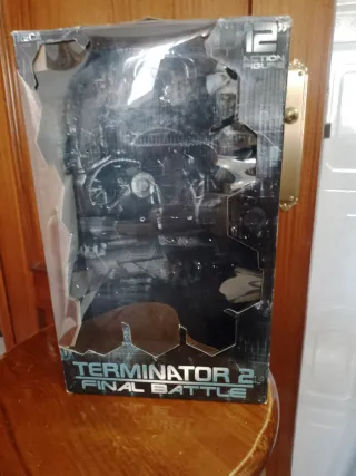 Figura Terminator T-800 NECA 12
