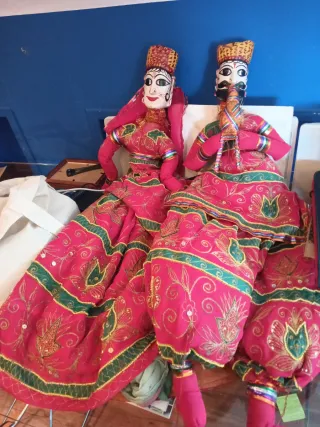 Marionetas orientales vestidas