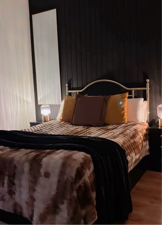 Cabecero de cama metálico dorado