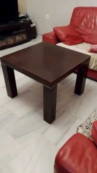 Mesa de centro de madera oscura