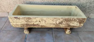 Macetero de piedra rectangular