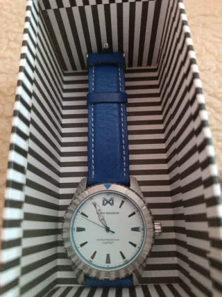 Reloj Mark Maddox Azul y Plateado