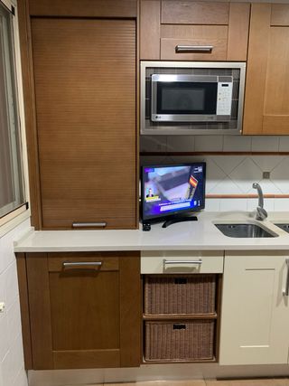 Muebles de cocina madera de roble y Silestone