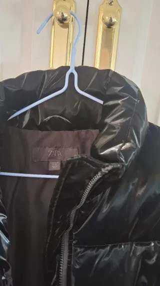 Abrigo Plumas Negro Corto Zara