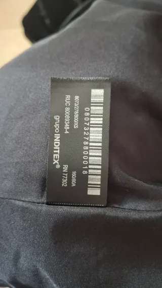 Abrigo Plumas Negro Corto Zara