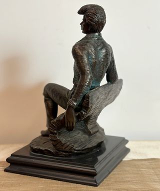 Figura de Hombre Firmada Senserrich