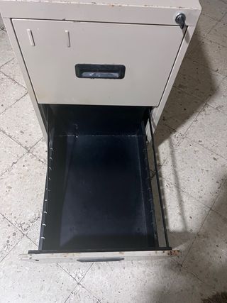 Mueble archivador metálico gris