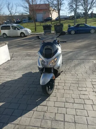 Suzuki Burgman 125 2018 Plata
