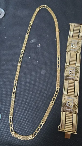 Esclava y cadena de Oro