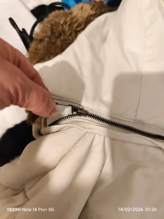 Chaquetón polar blanco con capucha