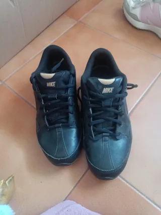 Deportivas Nike Negras Talla 40.5
