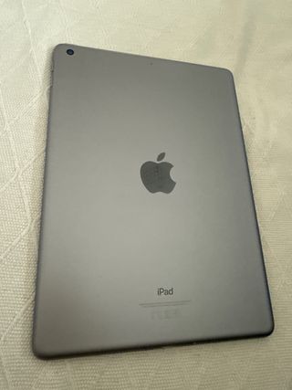 iPad 6ª Gen Grigio in ottime condizioni