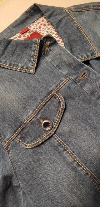 Cazadora vaquera JOCAVI desgastada Talla 40