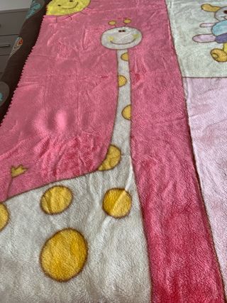 Manta cuna bebé con dibujos infantiles
