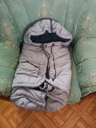 Saco de bebé gris