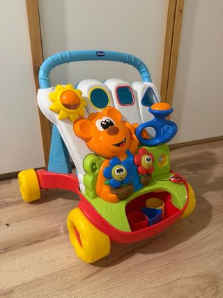 Andador infantil con juegos y música