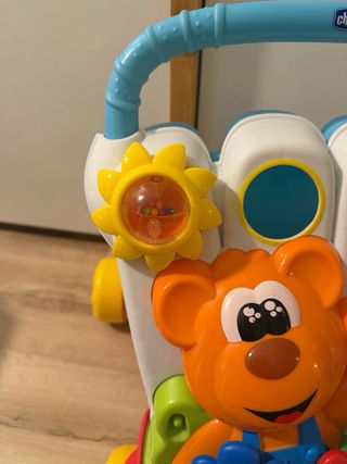 Andador infantil con juegos y música