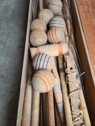 Antiguo juego de croquet de madera