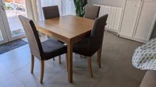 Mesa extensible y 4 sillas