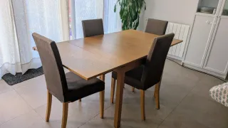 Mesa extensible y 4 sillas