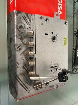 Serratura CISA con 3 chiavi