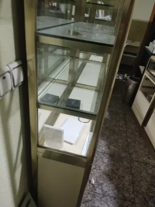 Vitrina expositor cristal y metal 240/210/30 fondo