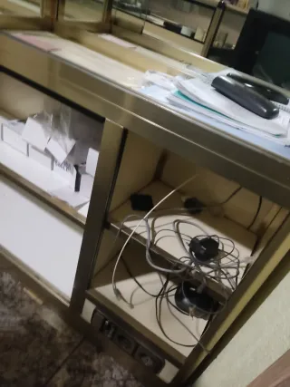 Vitrina expositor cristal y metal 240/210/30 fondo