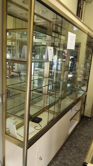 Vitrina expositor cristal y metal 240/210/30 fondo