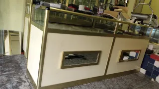 Vitrina expositor cristal y metal 240/210/30 fondo