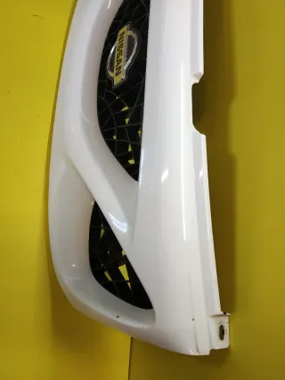 CALANDRA DELANTERA CENTRAL NISSAN TERRANO II