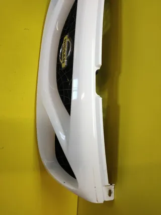 CALANDRA DELANTERA CENTRAL NISSAN TERRANO II